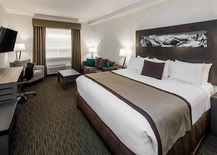 Ramada By Wyndham Revelstoke Hotel