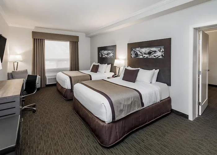 Ramada By Wyndham Revelstoke Hotel