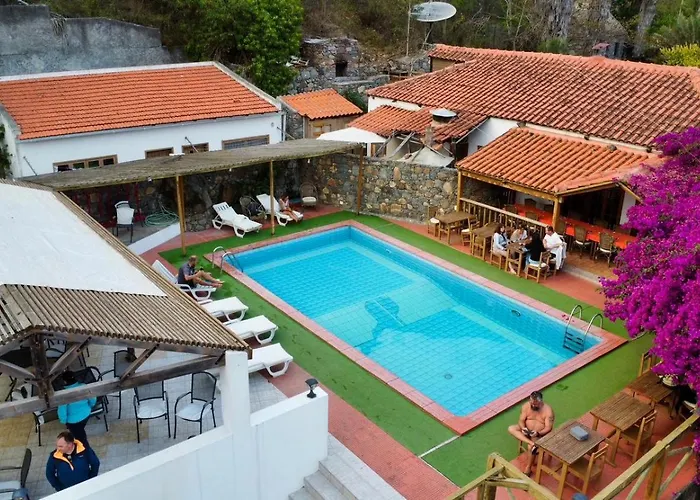 Pedracin Village