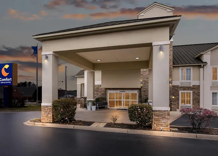 Comfort Inn & Suites Greenwood Near University