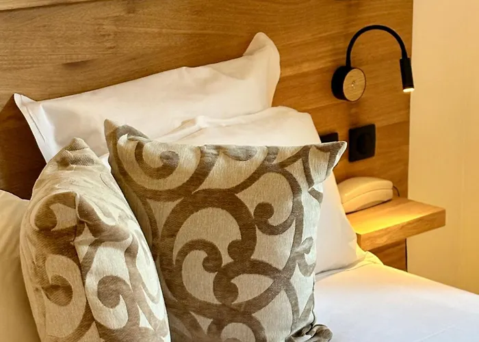 Hotel B Lodge