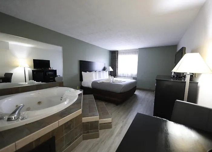 Quality Inn & Suites Mattoon South