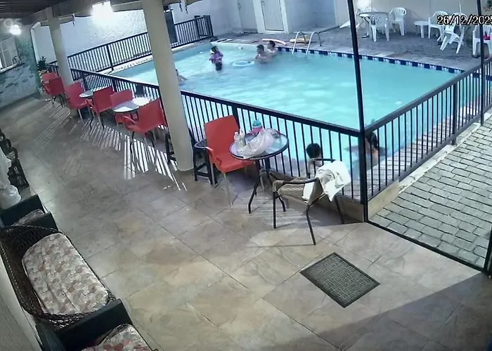 Pousada Parque Suites - Estacionamento e Piscina na Enseada