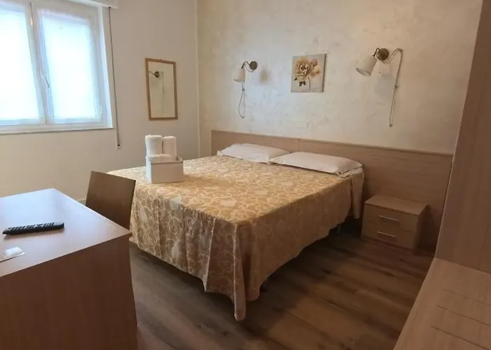 Hotel Costa Azzurra -Free Parking - Easy Stay -Spotorno