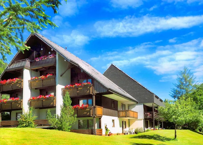 Ferienhaus Albmatte-Ideal für Familien, Gruppen oder Paare-Großer Garten mit Grill- Spiel- und Sitzmöglichkeiten-Umgeben von schöner Natur