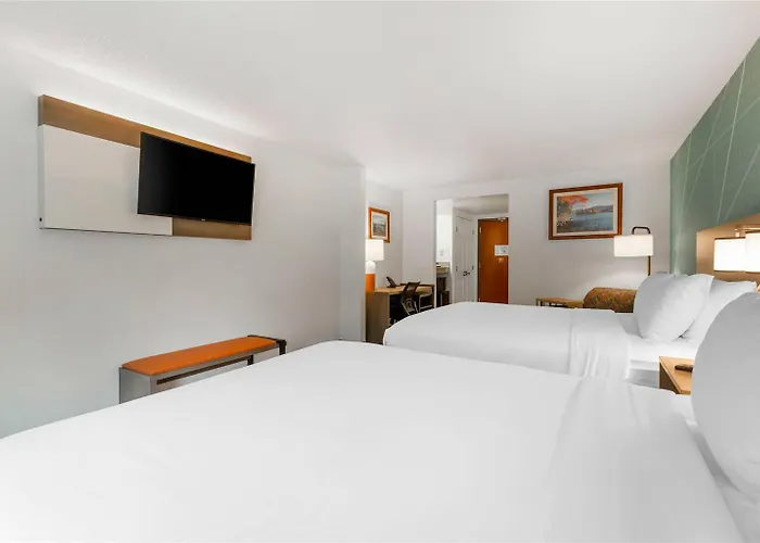 Comfort Inn & Suites Lake George