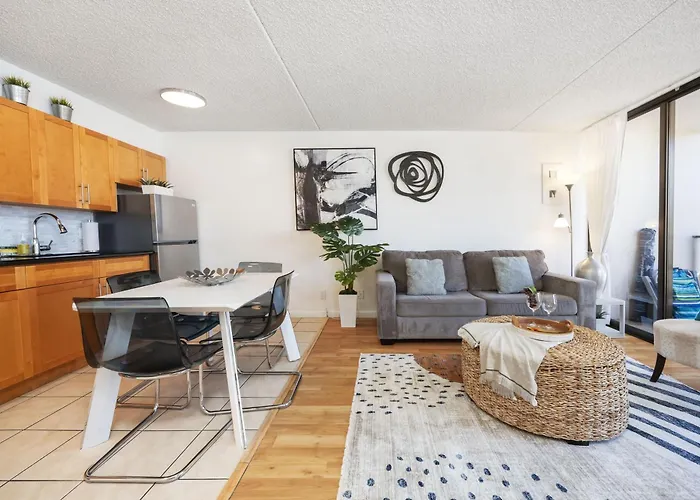 17Fl Fully Renovated, 5 Mins To Beach With Parking
