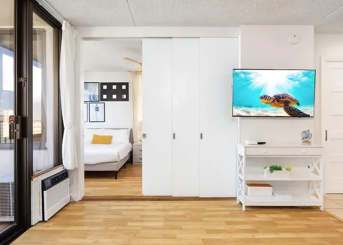 17Fl Fully Renovated, 5 Mins To Beach With Parking