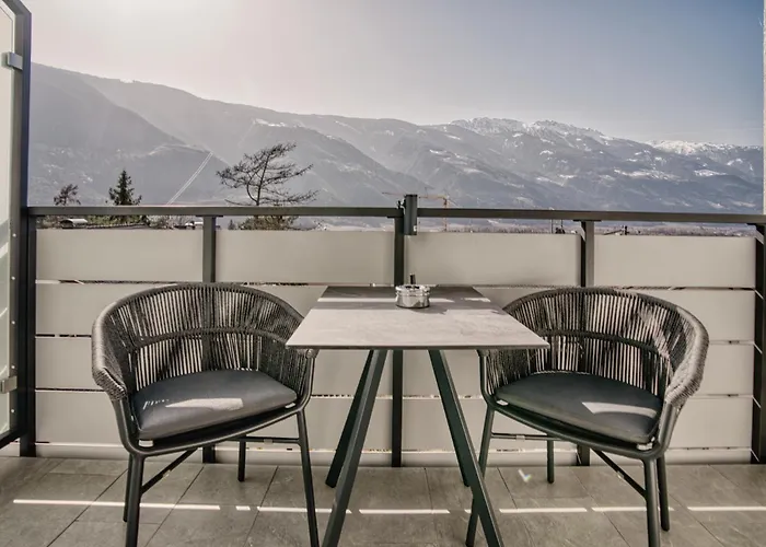 Byrosi Apartments