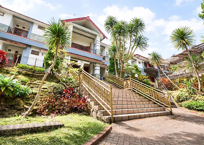 Tripletree Sinergi Hotel Tretes
