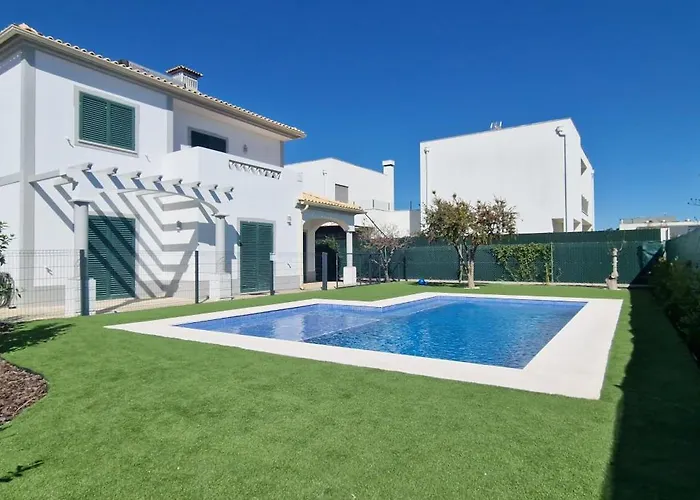 Villa Pretty Stunning House With Garden And Private Swimming Pool
