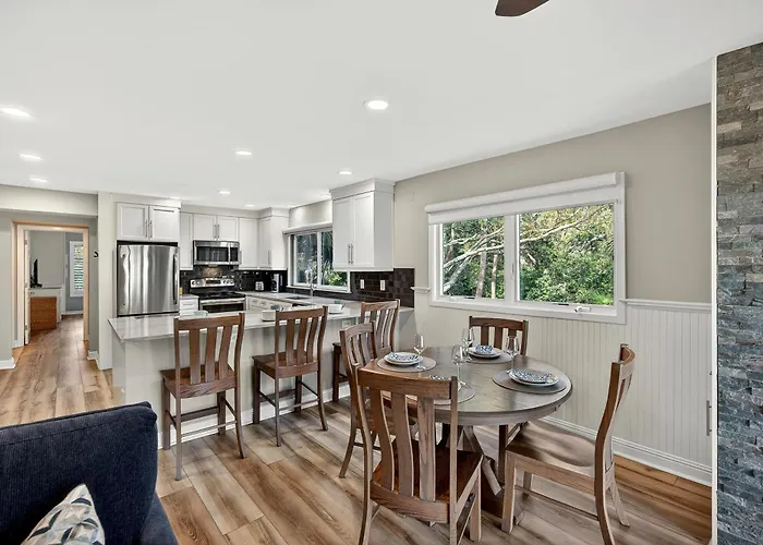 Sg8A: 8A Seagrove Villa