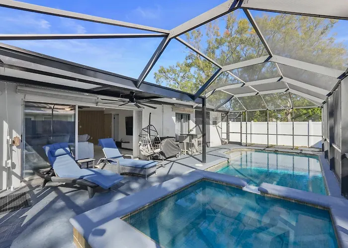 Luxury Style Townhome With Pool - 1 Miles To Bucs Stadium