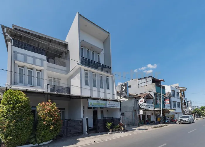 Wisma Brata 2 Mitra Reddoorz