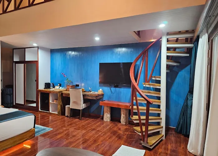 Island Luxury Retreat - Maalhos