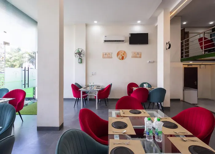 Hotel Pravasa Stay, Dewas Naka