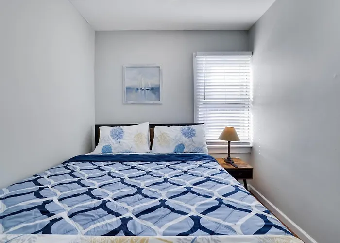 2Br Apt Near Ewr & Nyc • Workspace + Parking