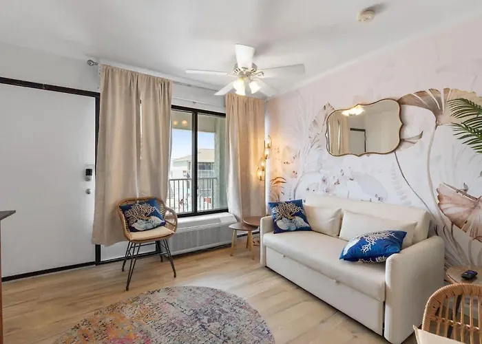 The Queen'S View By Brunswick Vacation Rentals- Renovated Condo At Causeway Inn
