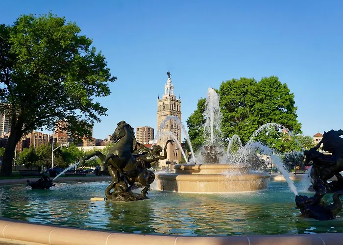 Historic 1Bdrm - Parking - Walk To Restaurants & Westport!
