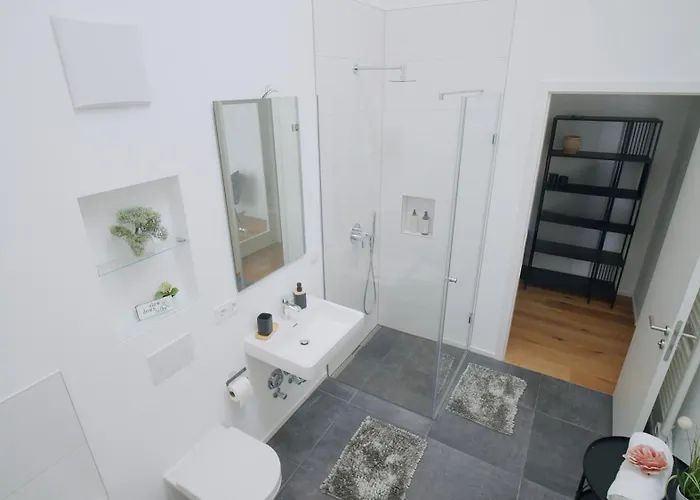 YUVA HOMES Germering - 100m2 - nahe München - 2 Bäder - Garten&Terrasse - S-Bahn
