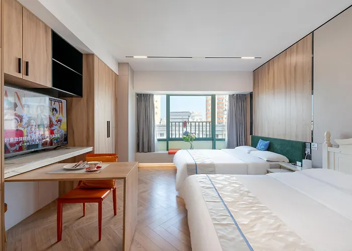 Tech-X Jing'An Hotel