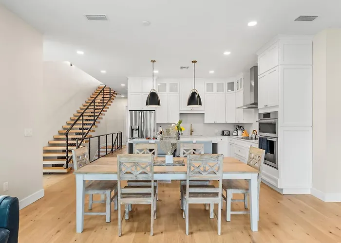 40 8Th Avenue