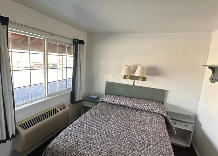Rim Rock Motel