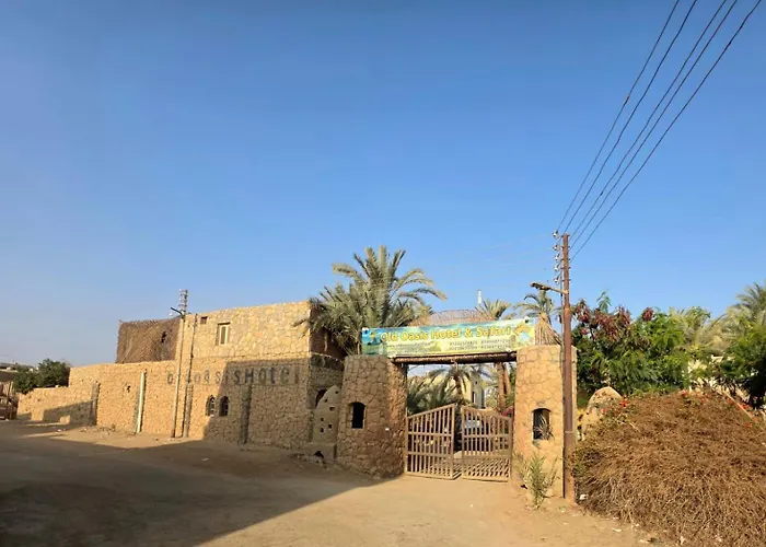 Old Oasis Hotel For Safari Trips