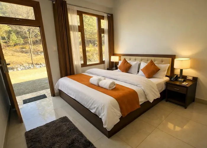 Green Valley River Side Hotel And Resort Gadagusain #Peaceful Heritage Cozy Stay #Lawn With Bonfire #Most Awarded