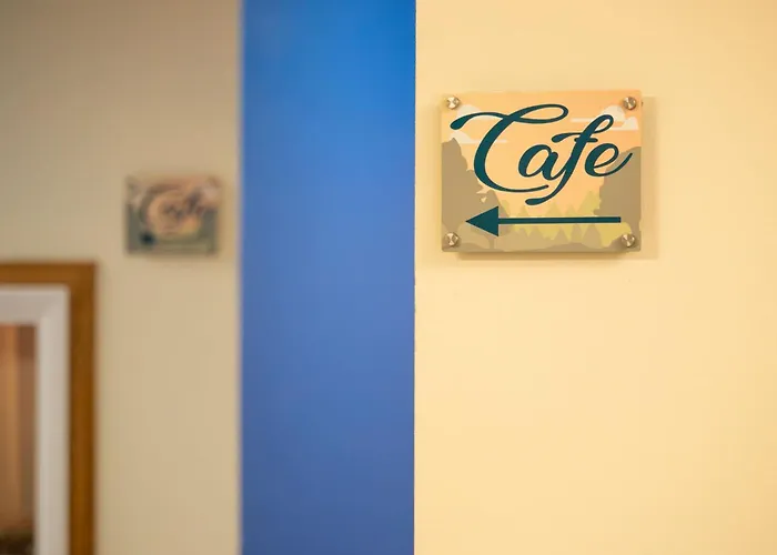Foothills Lodge & Cafe