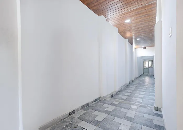 Hotel O Shri Villa Guest House