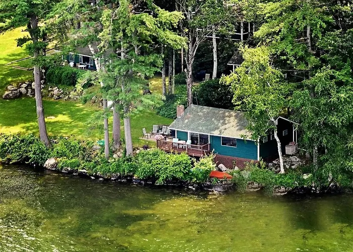 Scenic Lakeside Cabin With Exclusive Boat Dock Near Weirs Beach, Laconia, New Hampshire