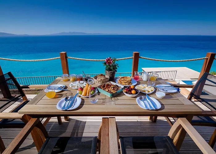 Kshira Oasis Qeparo - Boutique Beachfront Suites & Restaurant