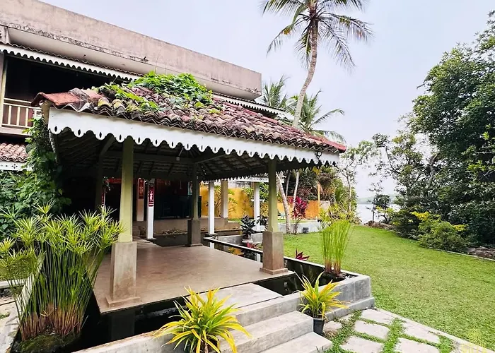 Sunshine Villa Madu River