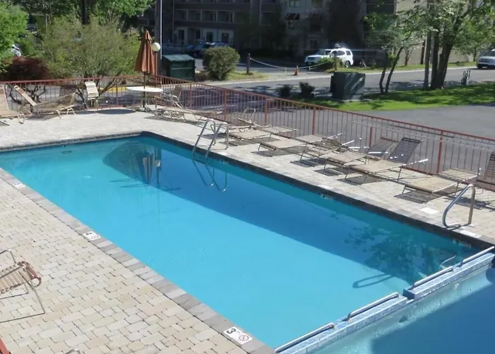 Mountain House Motor Inn Downtown Gatlinburg