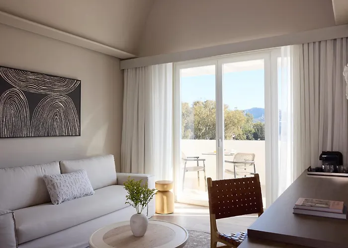 Santorini Heart Hotel & Spa