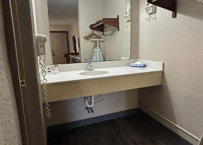 Lodge Inn Extended Stay