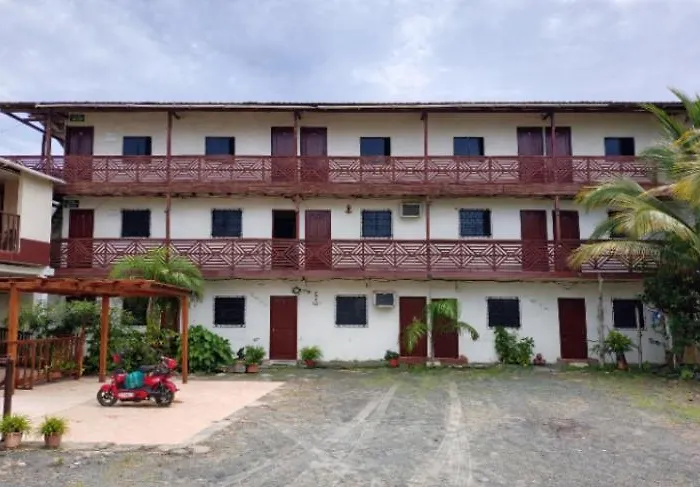 Hostal Canoa Inn Surf