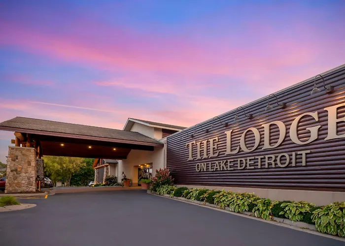 Best Western Premier The Lodge On Lake Detroit