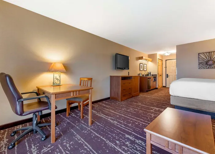 Best Western Premier The Lodge On Lake Detroit