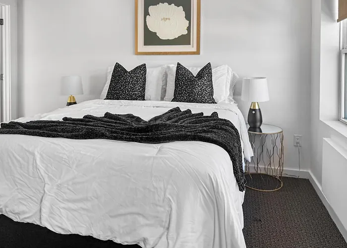 Daniella'S Suites