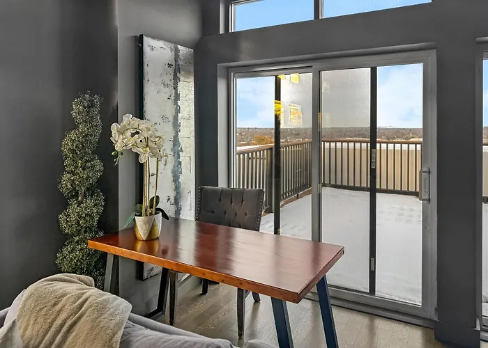 Daniella'S Suites
