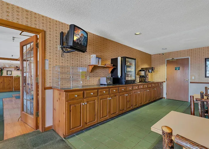 Garrison Inn And Suites