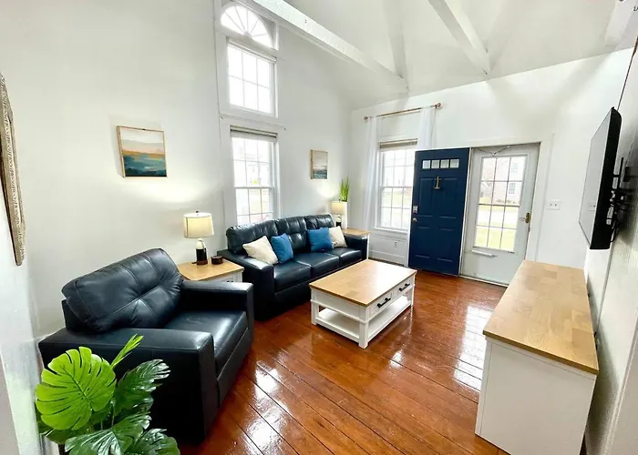 Coastal Cape Cod W/ King Bed, Game Room, & Bikes!