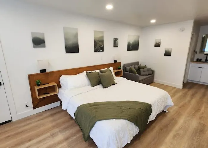#3 Hygge Hus Hotel - King Suite Connectable