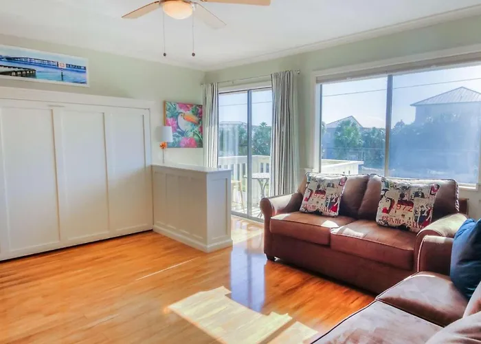Canal Place 206