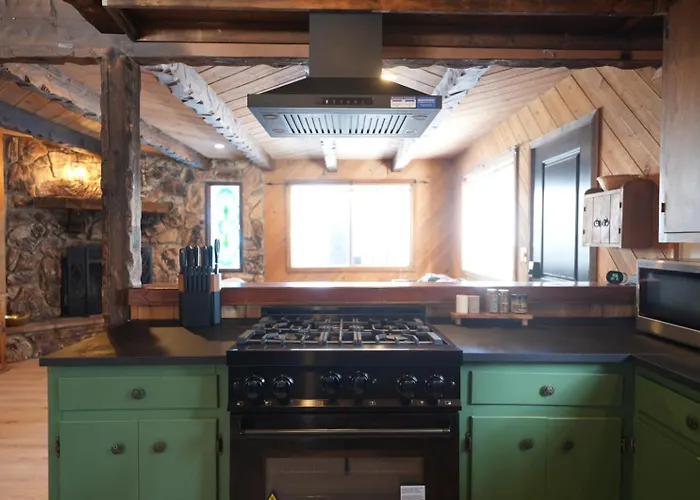 The Hideaway Big Bear | A Historic Log Cabin