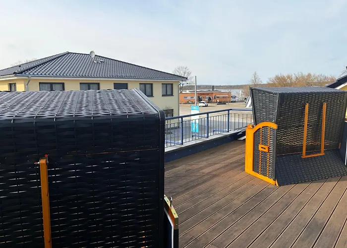Ferienhaus Strandhaus Sonnenseite links, nur 100m vom Senftenberger See
