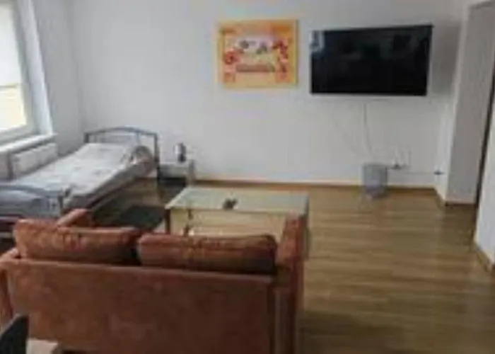 Schöne Vollausgestattete Monteurs- Gästewohnung nähe Raffinerie Leuna und Geiseltalsee für 2 Personen 0302