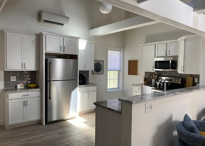 Luxury Stay Steps From Downtown Saratoga Springs - Wind